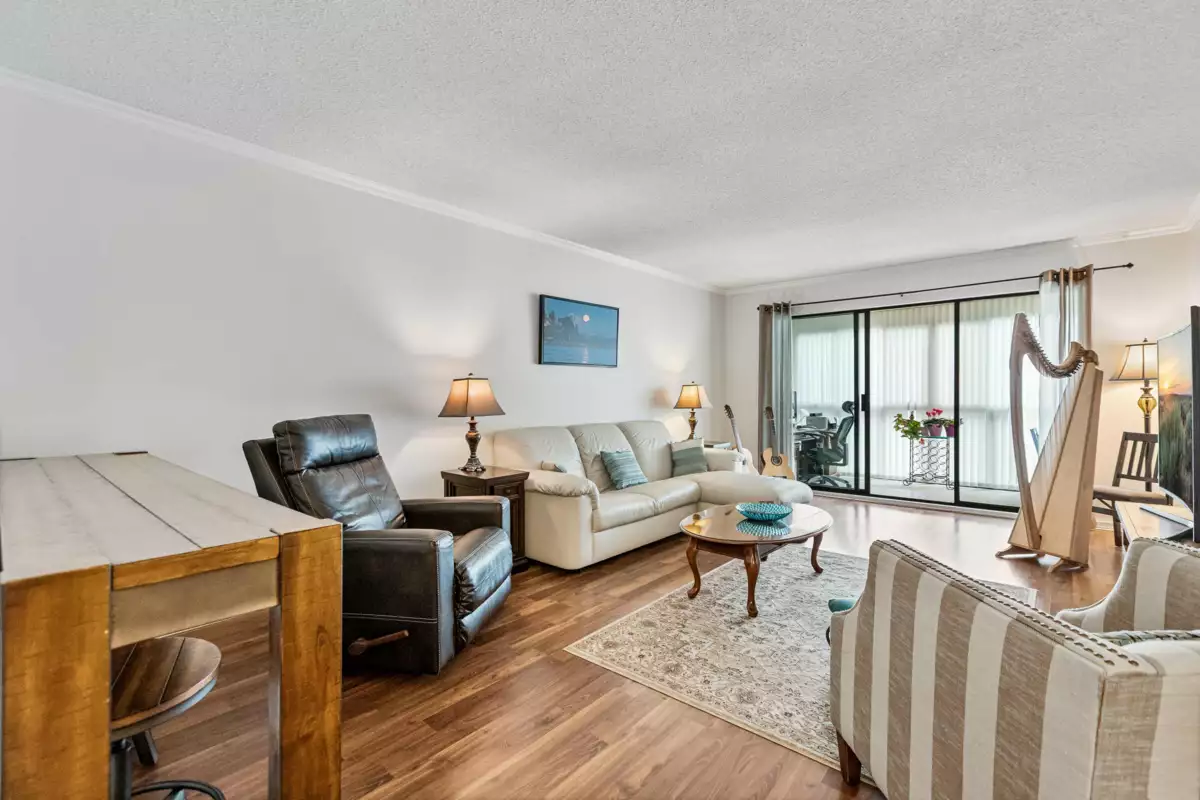 Breakfast Nook Photo of 204 1458 Blackwood Street, White Rock, BC