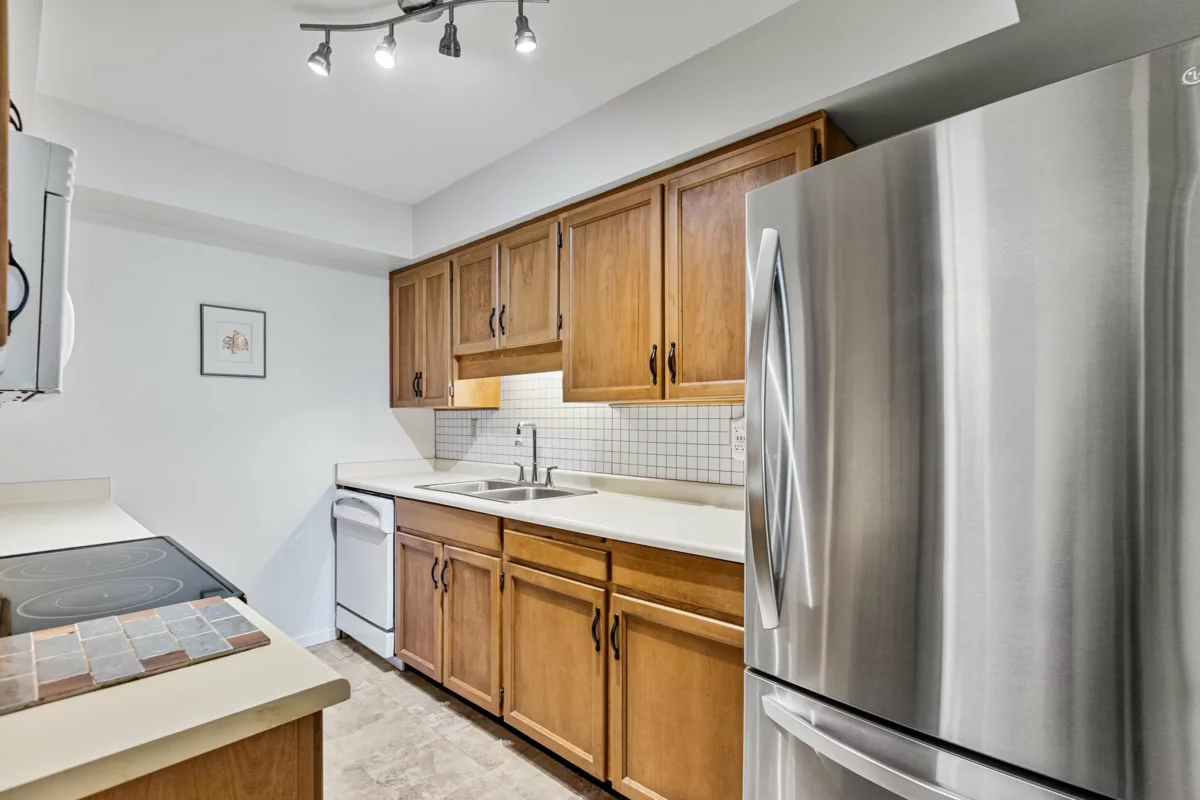 Dining Area Photo of 204 1458 Blackwood Street, White Rock, BC