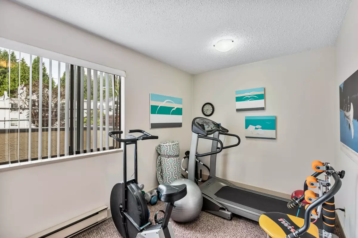 Hallway Photo of 204 1458 Blackwood Street, White Rock, BC