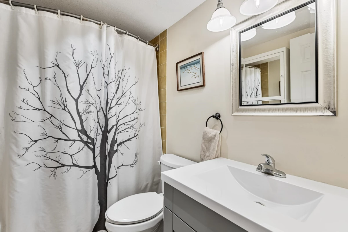 Laundry Room Photo of 204 1458 Blackwood Street, White Rock, BC