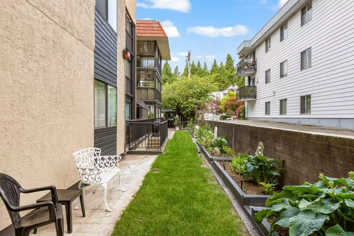 Outdoor Deck Photo of 204 1458 Blackwood Street, White Rock, BC