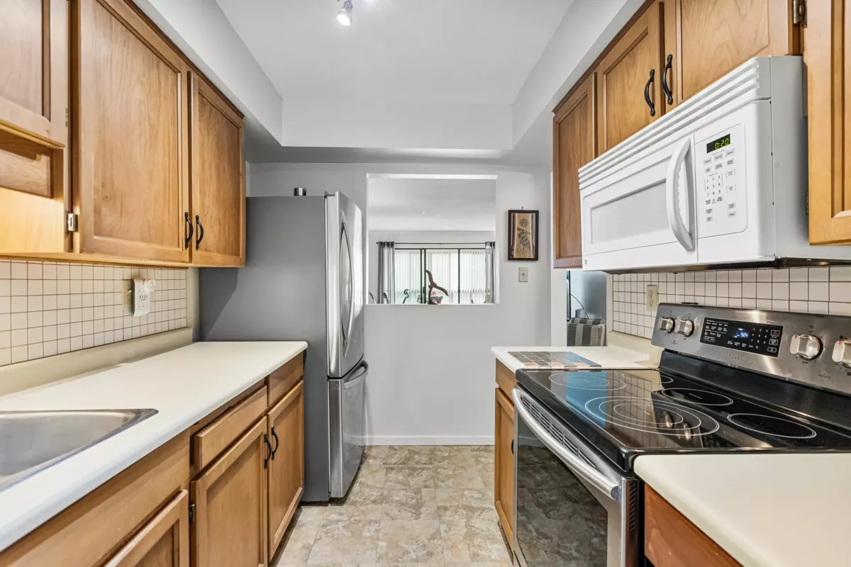 Pantry Photo of 204 1458 Blackwood Street, White Rock, BC