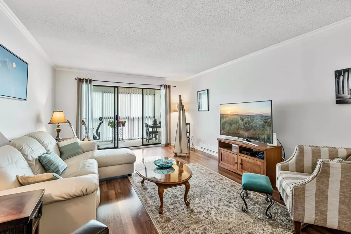 Primary Bathroom Photo of 204 1458 Blackwood Street, White Rock, BC