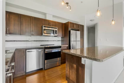 301 33898 Pine Street, Abbotsford, BC, Abbotsford — Apartment/Condo for sale