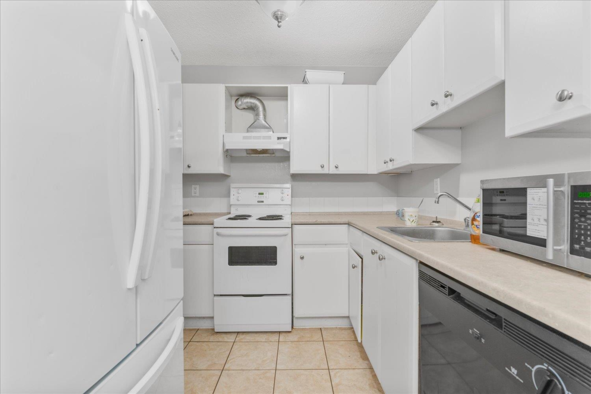 Breakfast Nook Photo of 108 45749 Spadina Avenue, Chilliwack, BC