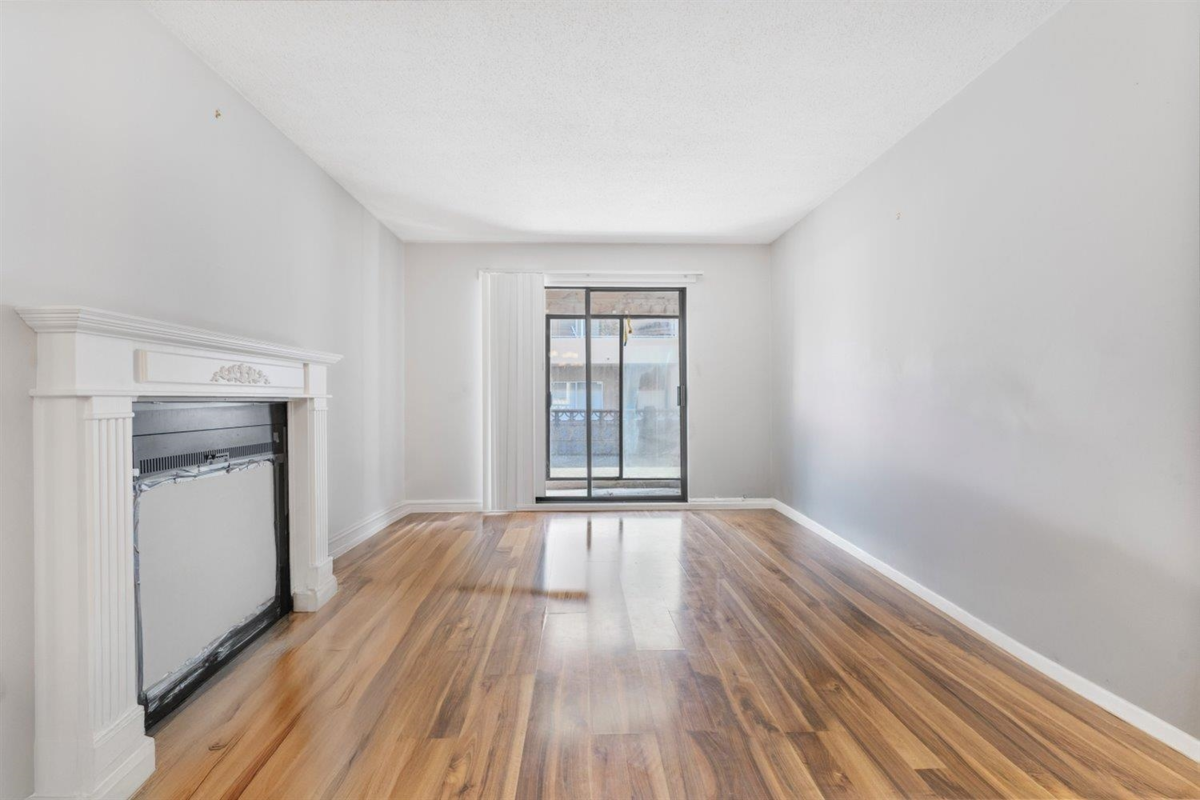Kitchen Photo of 108 45749 Spadina Avenue, Chilliwack, BC
