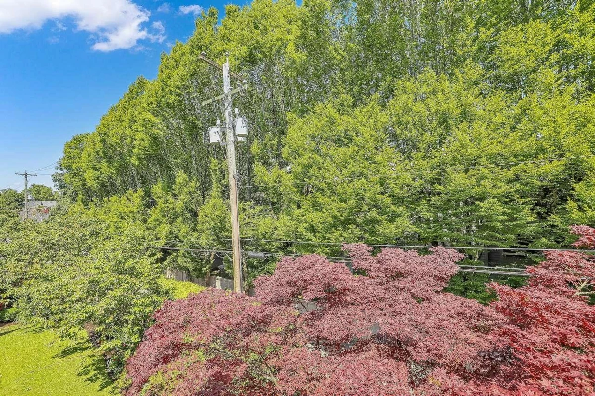 Entry Foyer Photo of 314 1777 W 13th Avenue, Vancouver, BC