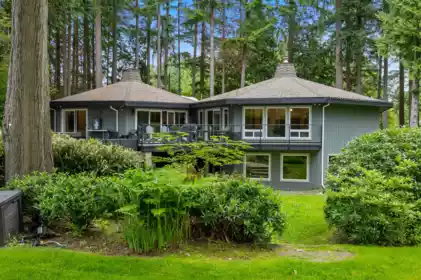 13538 20 Avenue, Surrey, BC, Surrey — Single Family Residence for sale