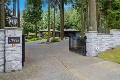 13538 20 Avenue, Surrey, BC, Surrey — Single Family Residence for sale