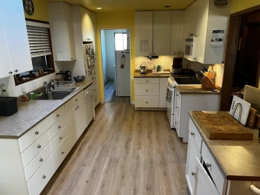 Kitchen Photo of 13491 Marine Drive, Surrey, BC