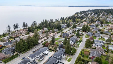 Loft / Bonus Room Photo of 13491 Marine Drive, Surrey, BC