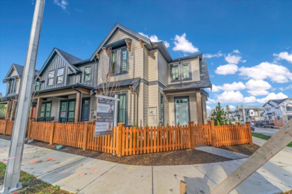 20489 74b Avenue, Langley, BC, Langley — Row House (Non-Strata) for sale