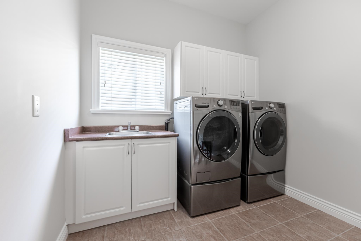 Basement Recreation Room Photo of 9160 Mona Avenue, Burnaby, BC