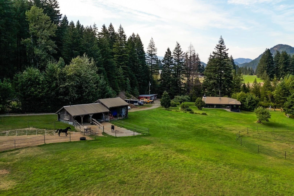 Bedroom 2 Photo of 50900 Chaumox Road, Boston Bar / Lytton, BC