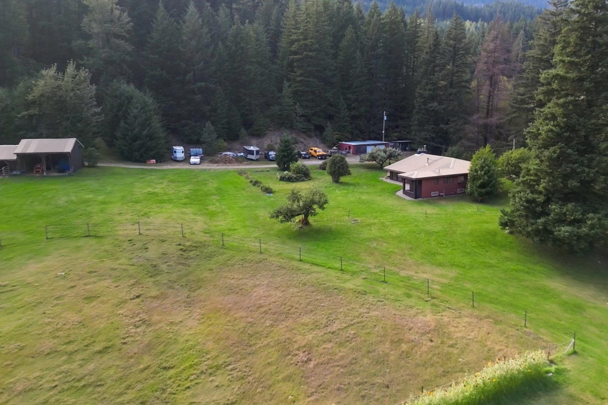Bedroom 3 Photo of 50900 Chaumox Road, Boston Bar / Lytton, BC