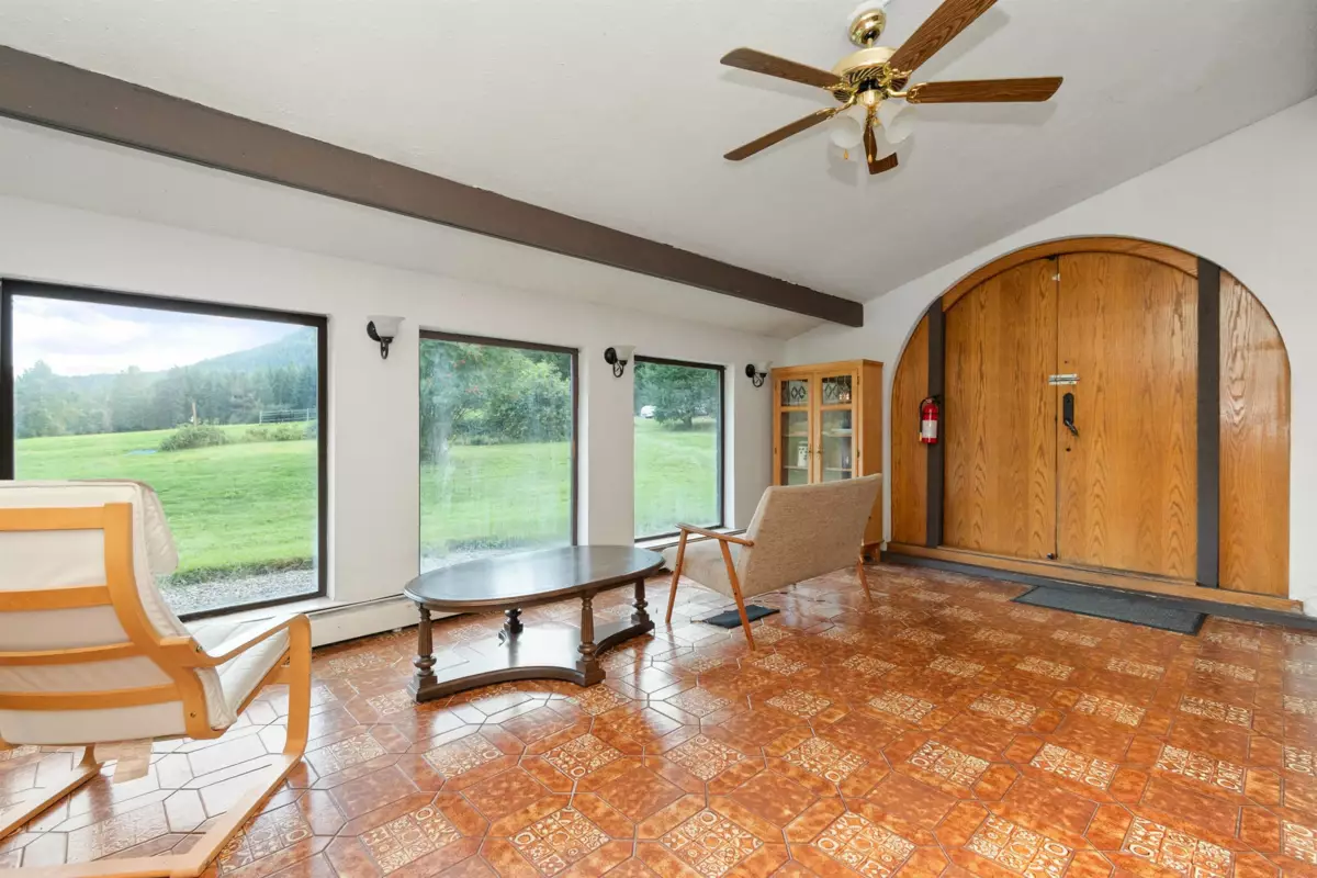 Entry Foyer Photo of 50900 Chaumox Road, Boston Bar / Lytton, BC