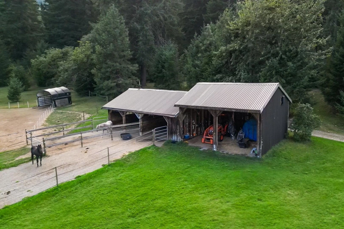 Primary Bathroom Photo of 50900 Chaumox Road, Boston Bar / Lytton, BC