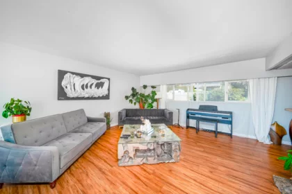 Hallway Photo of 1144 Ottaburn Road, West Vancouver, BC