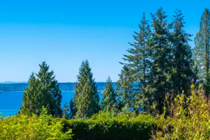 Hot Tub / Spa Photo of 1144 Ottaburn Road, West Vancouver, BC