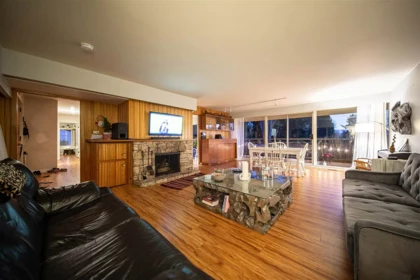 Kitchen Photo of 1144 Ottaburn Road, West Vancouver, BC