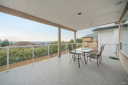 Kitchen Island Photo of 3062 Timber Court, Coquitlam, BC