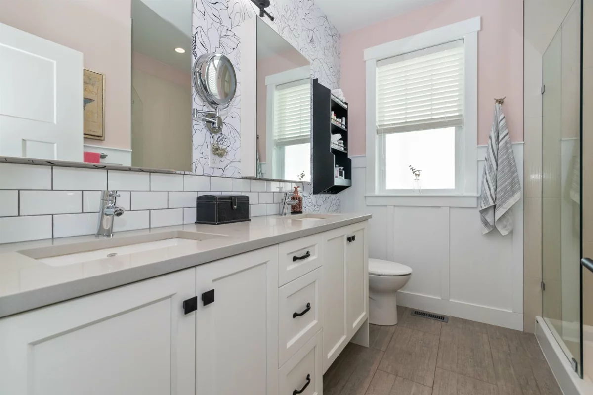 Entry Foyer Photo of 43390 Creekside Circle, Lindell Beach, BC
