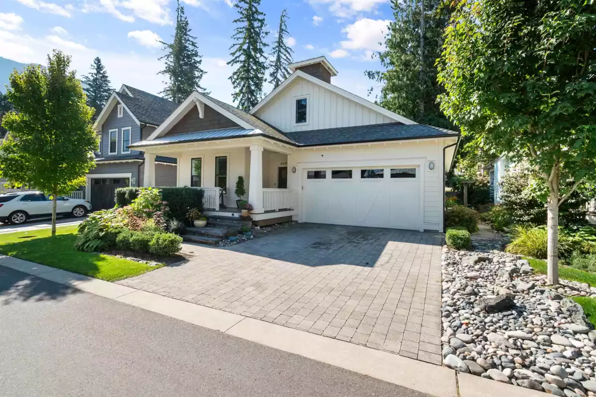 Front Yard Photo of 43390 Creekside Circle, Lindell Beach, BC