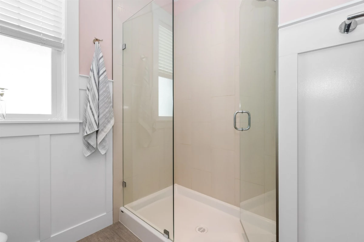 Hallway Photo of 43390 Creekside Circle, Lindell Beach, BC