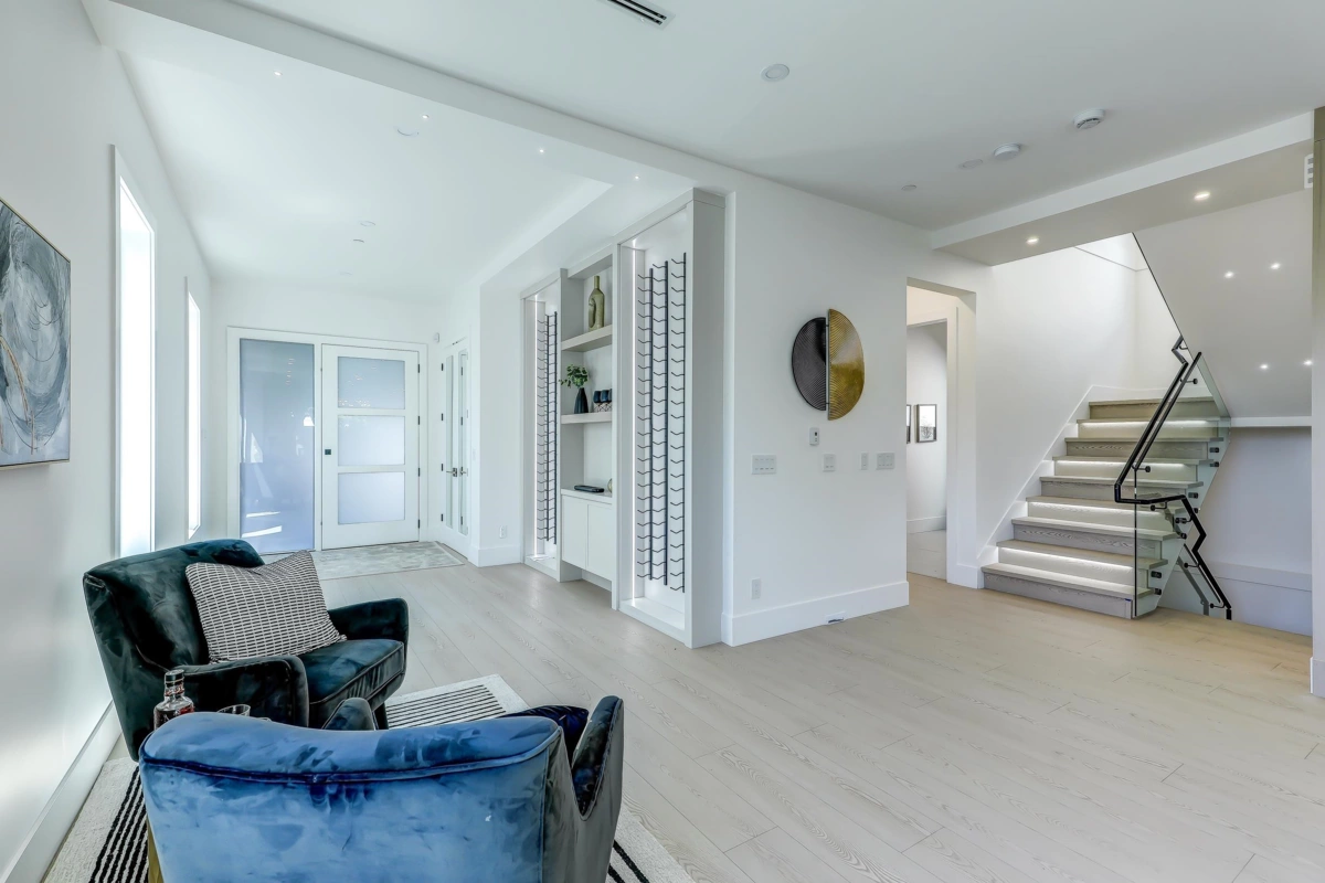 Family Room Photo of 15569 Oxenham Avenue, White Rock, BC