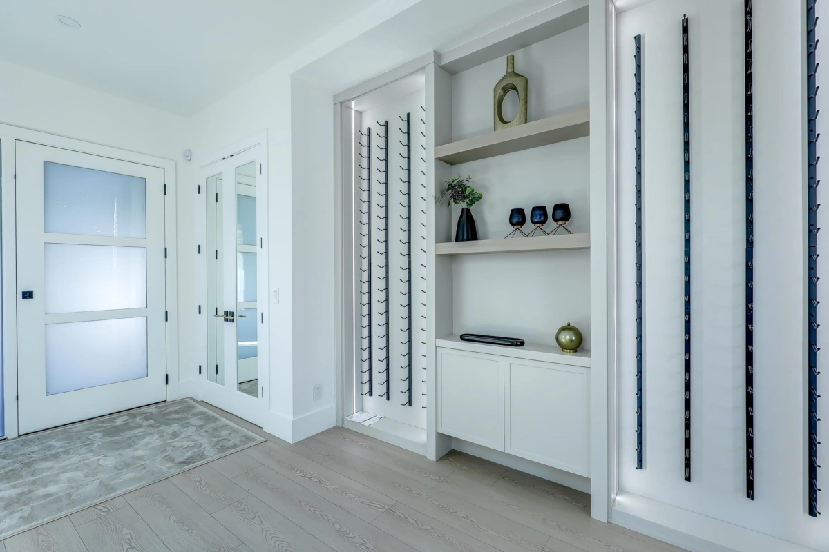 Kitchen Island Photo of 15569 Oxenham Avenue, White Rock, BC
