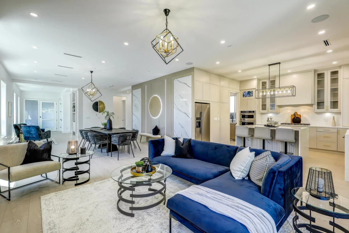 Kitchen Photo of 15569 Oxenham Avenue, White Rock, BC