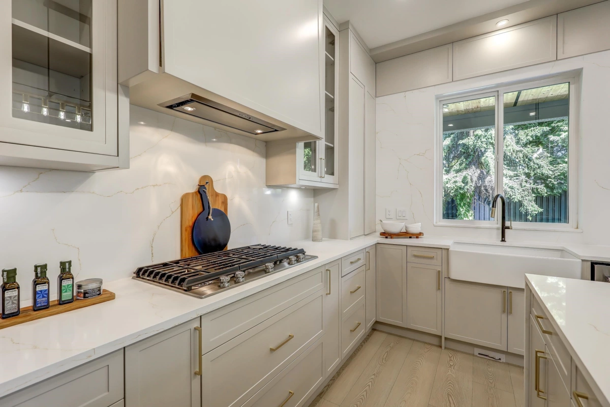 Primary Bathroom Photo of 15569 Oxenham Avenue, White Rock, BC