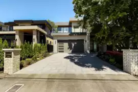 15569 Oxenham Avenue, White Rock, BC