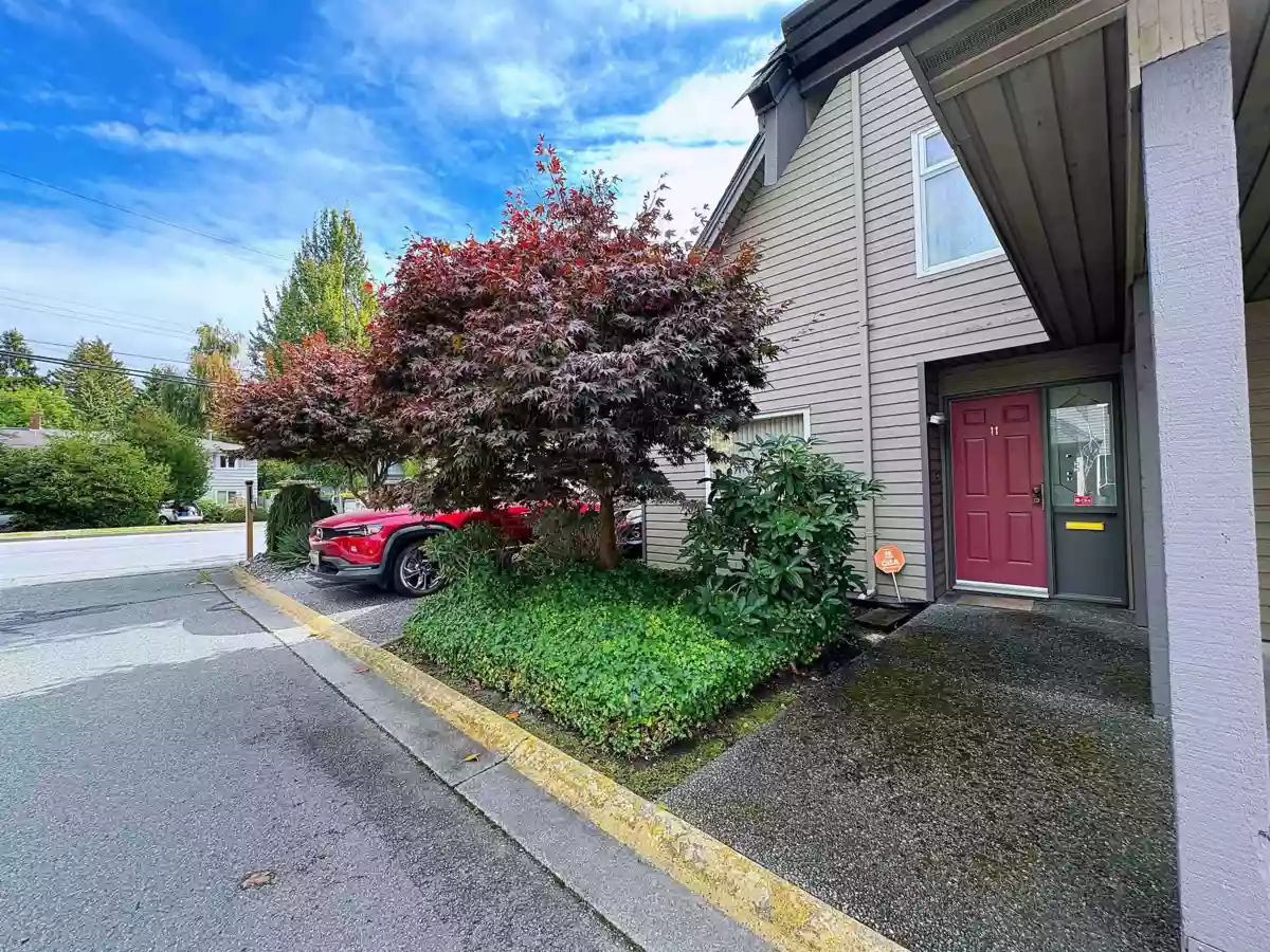 Bedroom 3 Photo of 11 8631 No.3 Road, Richmond, BC