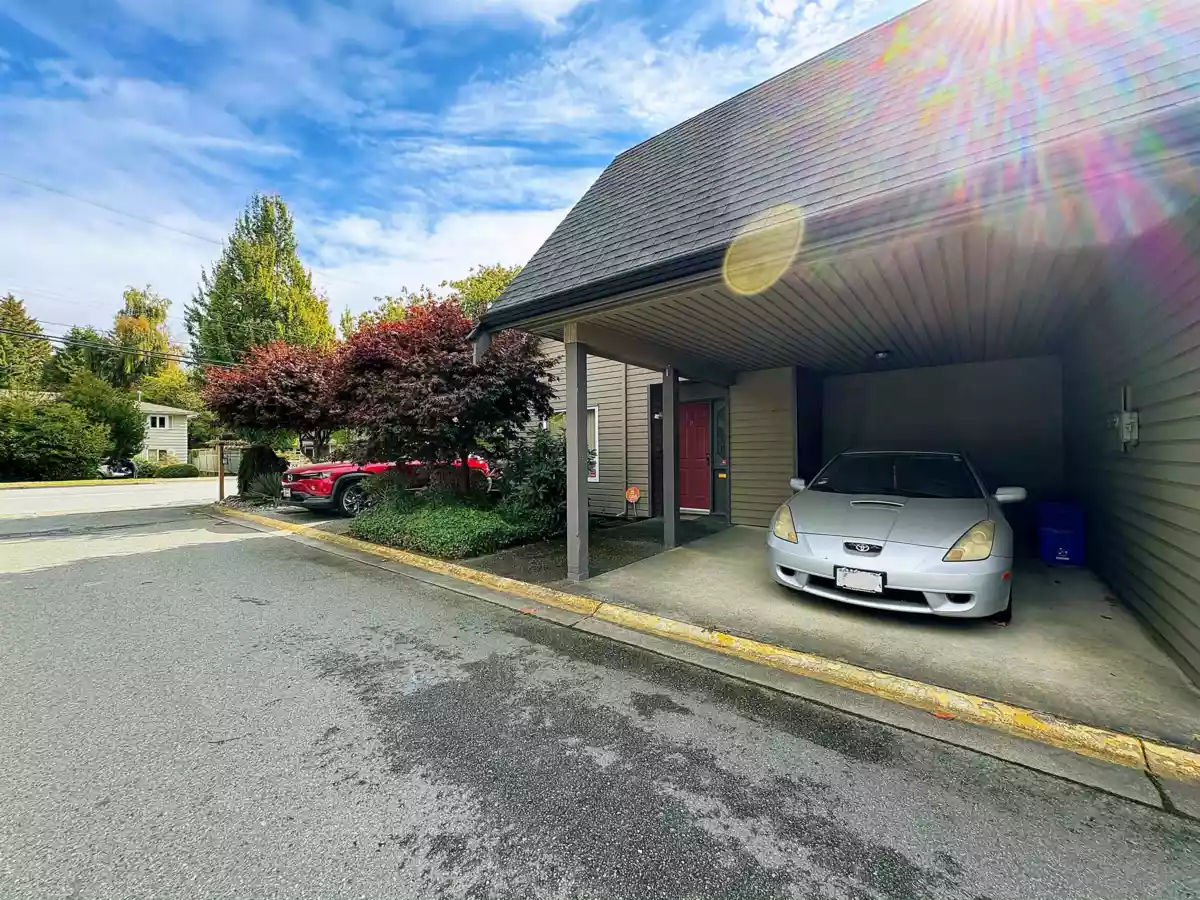 Bedroom 4 Photo of 11 8631 No.3 Road, Richmond, BC