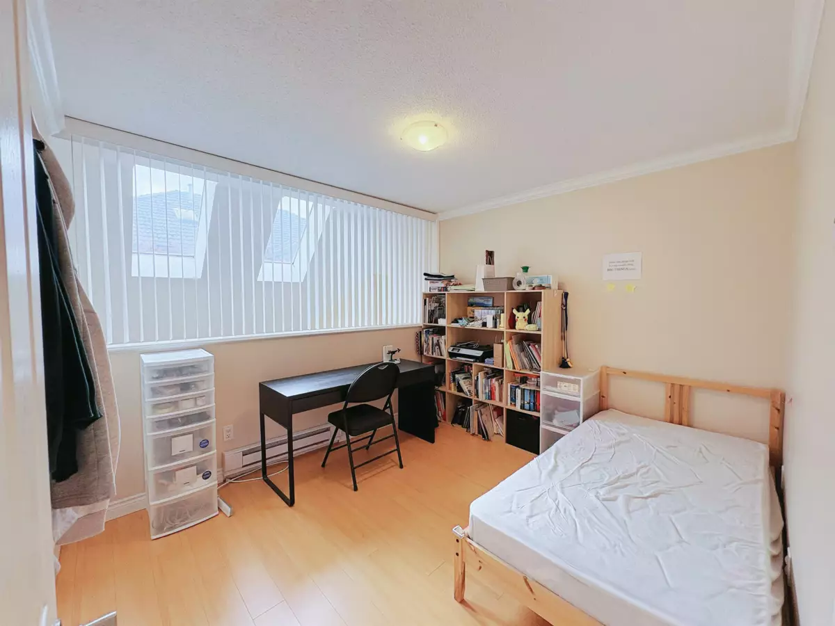 Kitchen Photo of 11 8631 No.3 Road, Richmond, BC