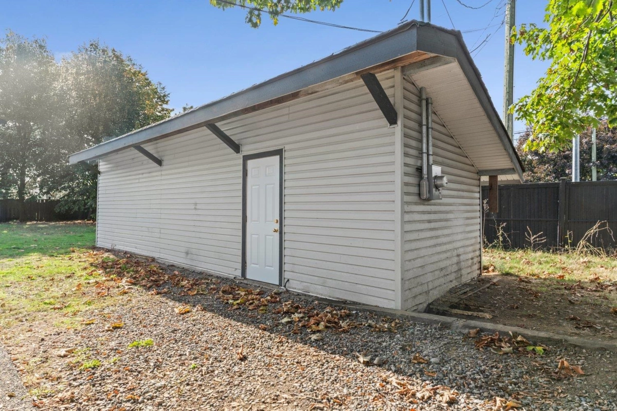 Dining Area Photo of 45706 Stevenson Road, Chilliwack, BC