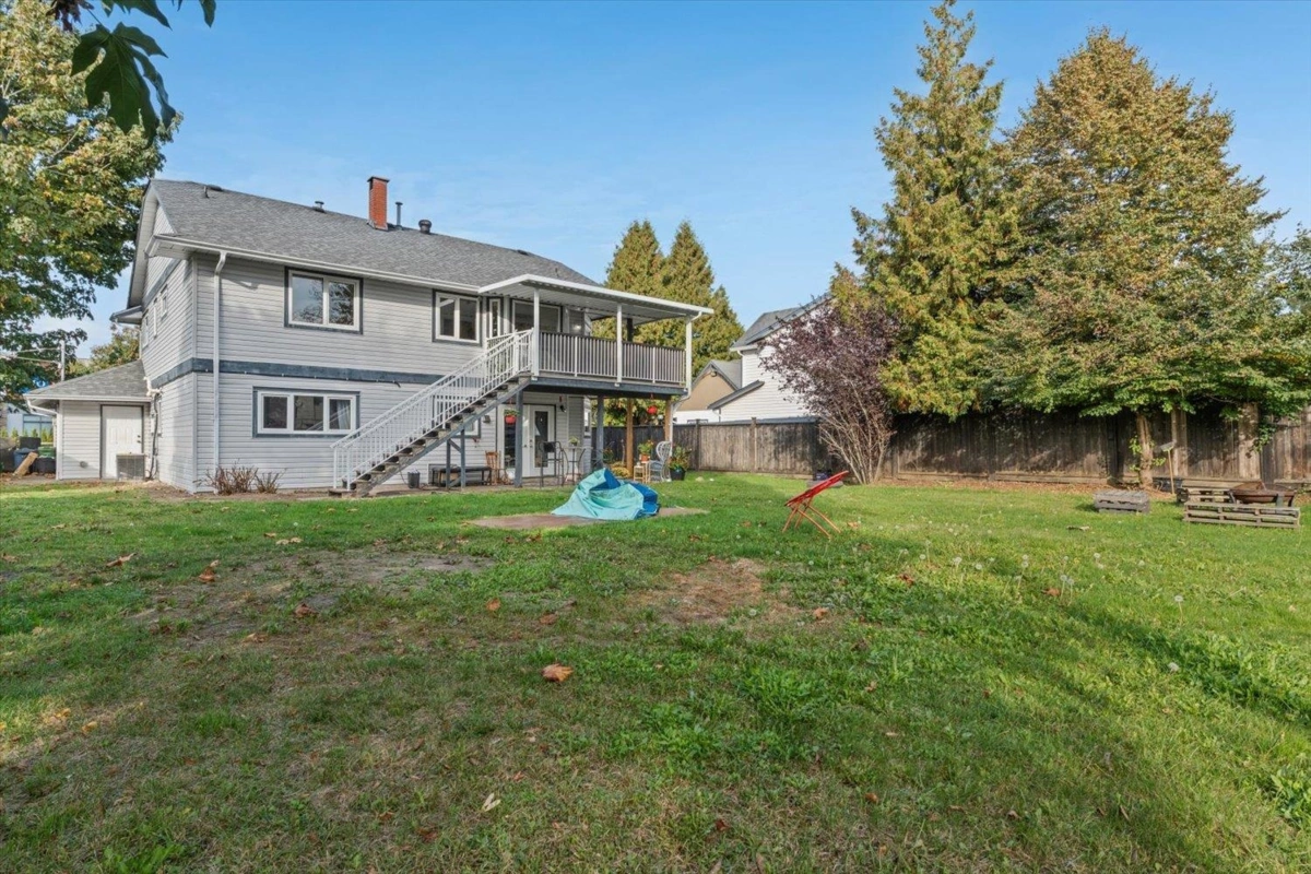 Hot Tub / Spa Photo of 45706 Stevenson Road, Chilliwack, BC