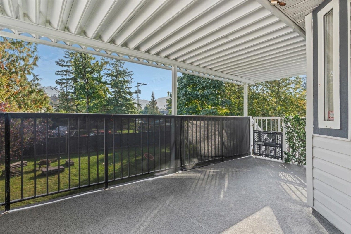 Kitchen Island Photo of 45706 Stevenson Road, Chilliwack, BC