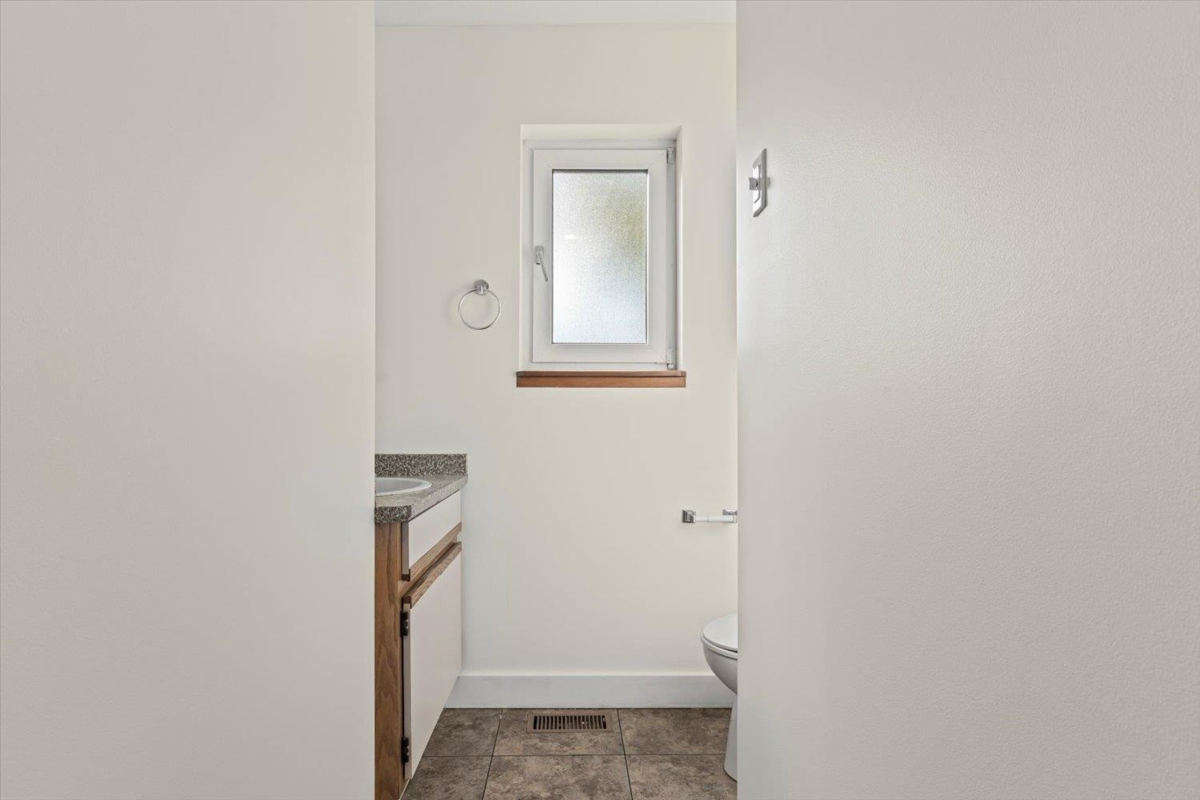 Laundry Room Photo of 45706 Stevenson Road, Chilliwack, BC