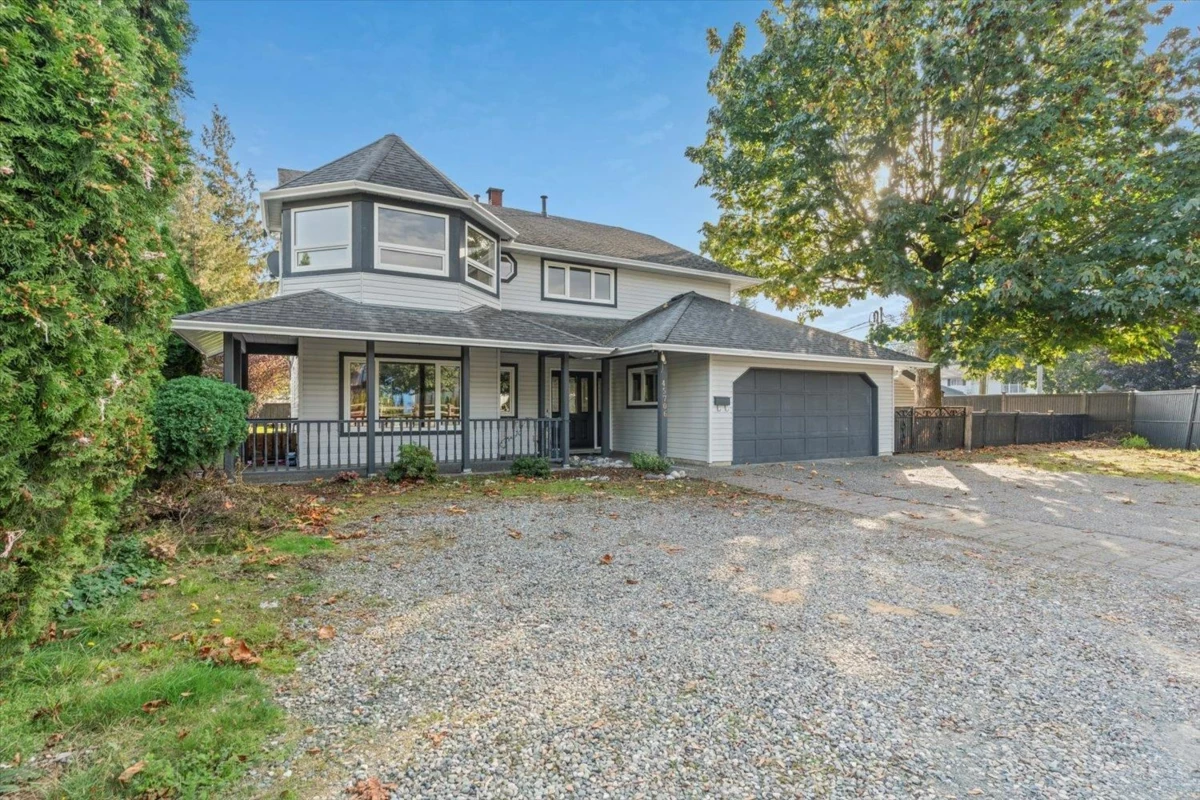 Living Room Photo of 45706 Stevenson Road, Chilliwack, BC