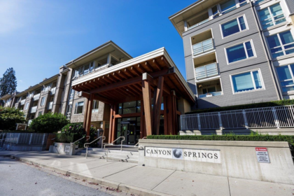 301 2665 Mountain Highway, North Vancouver, BC, North Vancouver — Apartment/Condo for sale