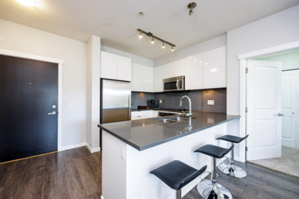 301 2665 Mountain Highway, North Vancouver, BC, North Vancouver — Apartment/Condo for sale