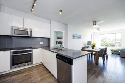 301 2665 Mountain Highway, North Vancouver, BC, North Vancouver — Apartment/Condo for sale