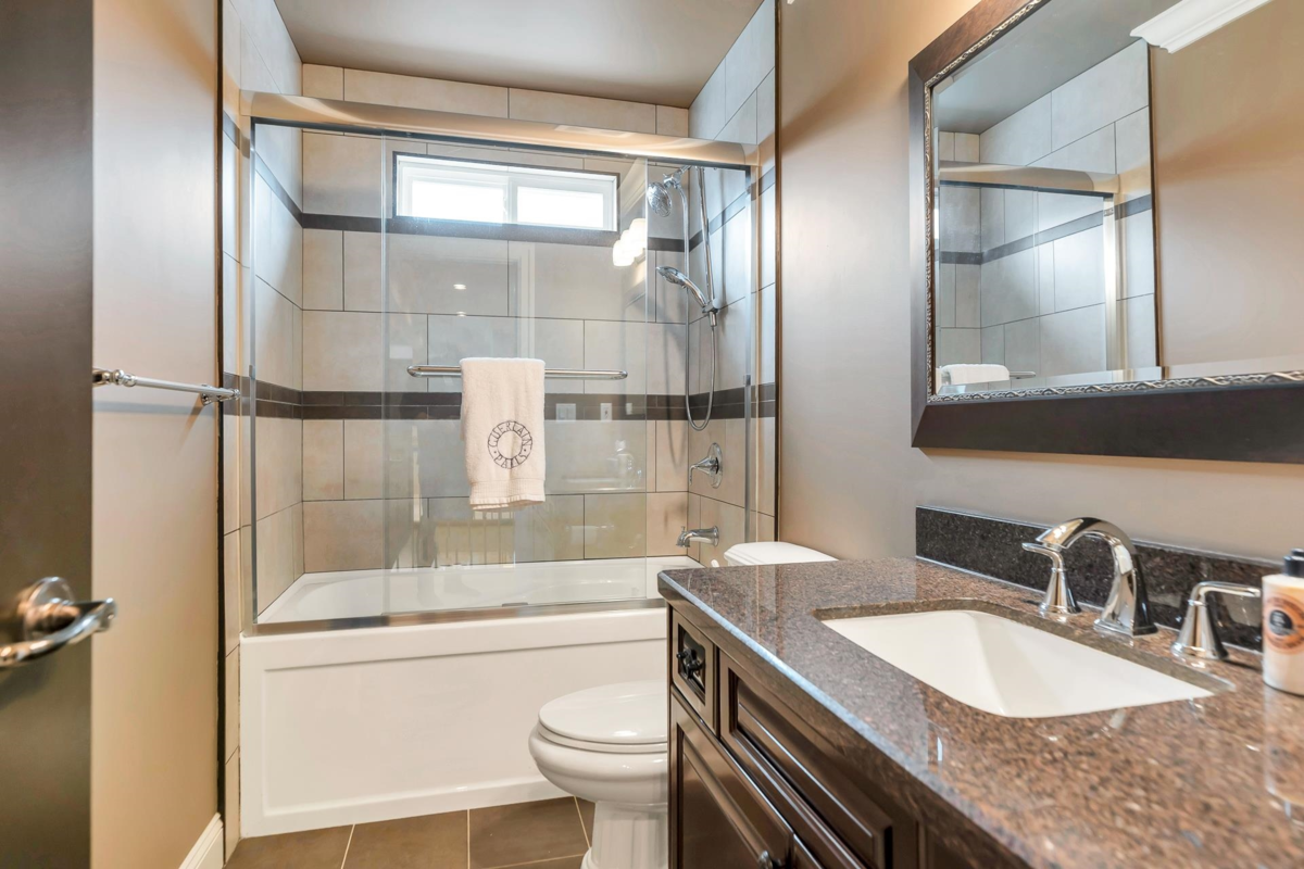 Entry Foyer Photo of 3791 154a Street, Surrey, BC