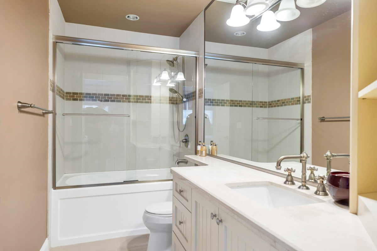 Hallway Photo of 3791 154a Street, Surrey, BC