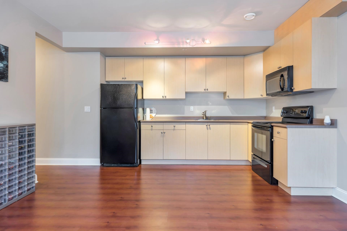 Swimming Pool Photo of 3791 154a Street, Surrey, BC