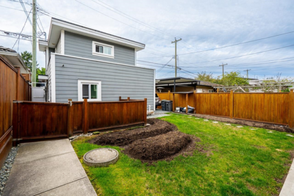 Outdoor Kitchen Photo of 4783 Lanark Street, Vancouver, BC