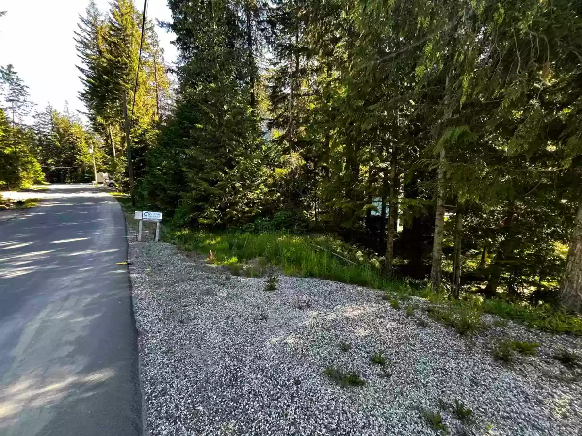 Family Room Photo of 14902 Parkwood Street, Sunshine Valley, BC
