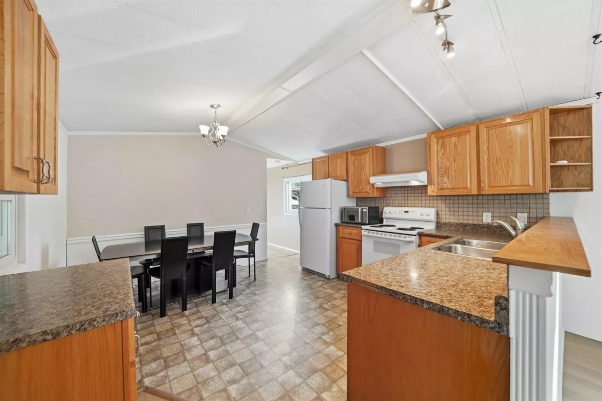 Bedroom 2 Photo of 207 45835 Sleepy Hollow Road, Cultus Lake, BC